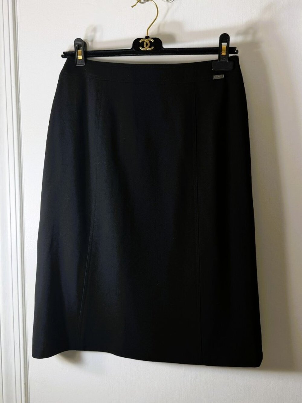CHANEL 00C Cruise Black Wool and Silk Pencil Skirt FR 36 US 4-6 Karl Lagerfeld